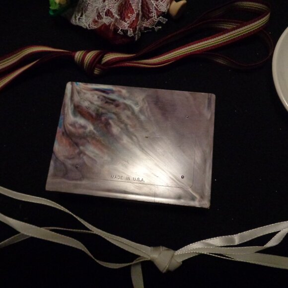 OLD MONEY JUNK DRAWER VINTAGE PORCELAIN POTTERY DOLL ORNAMENT RIBBON ETC. LOT - Picture 6 of 16